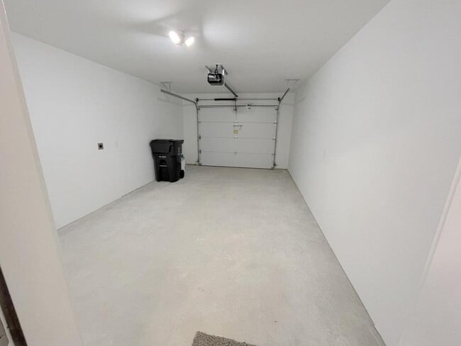Building Photo - 3249 Cabernet Dr