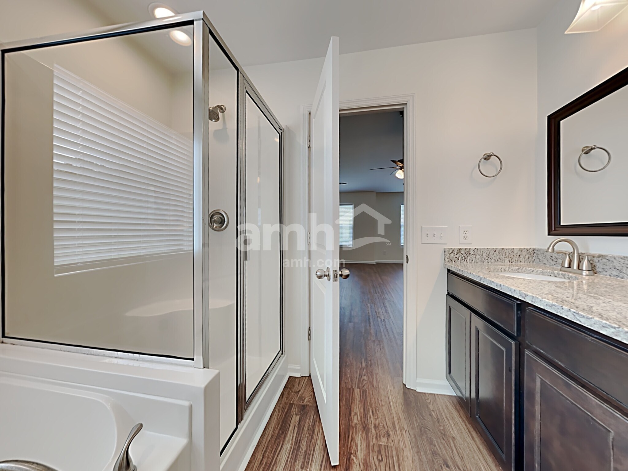 Building Photo - 106 Vango Dr