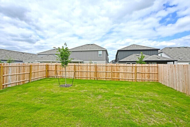 Building Photo - 951 Bluegrass Pt