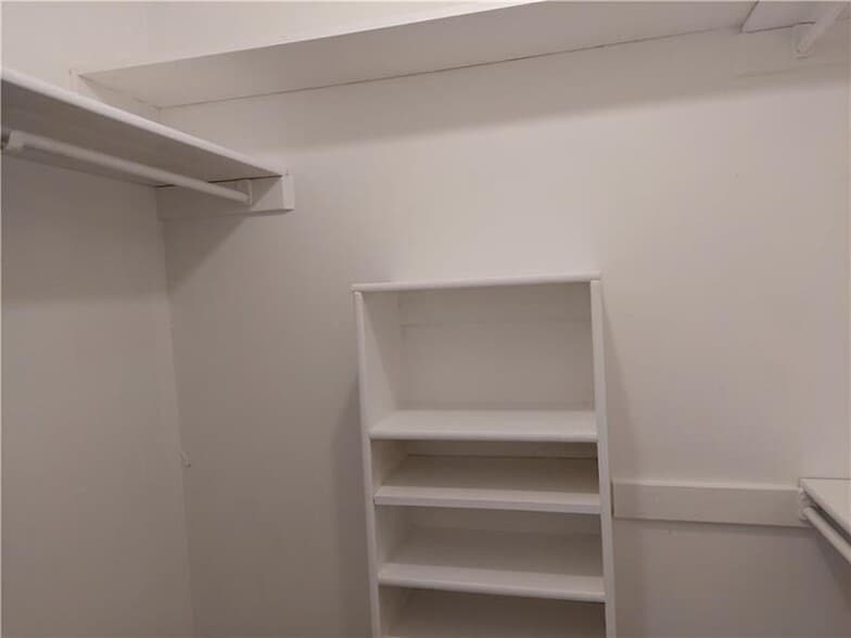 Building Photo - 1003 Dunbar Dr