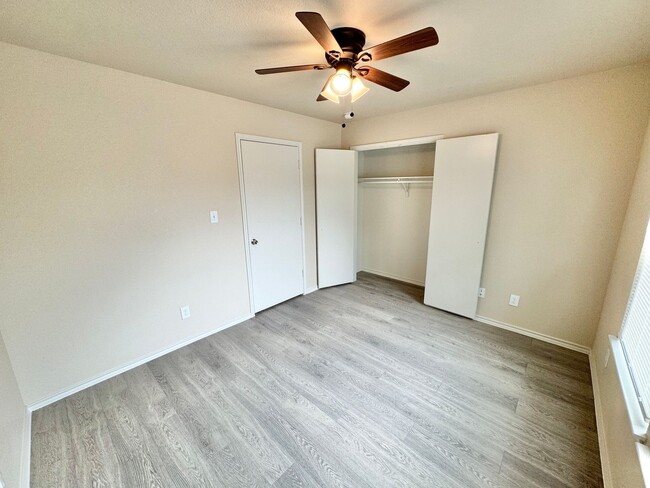 Building Photo - Updated 4 Bed 2.5 Bath Home - Close to TWU!