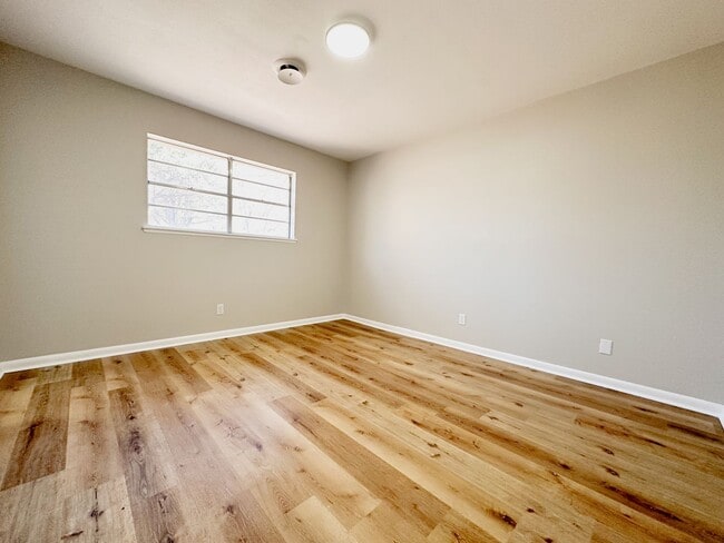 Building Photo - 3bd/2ba Fayetteville Home Available!