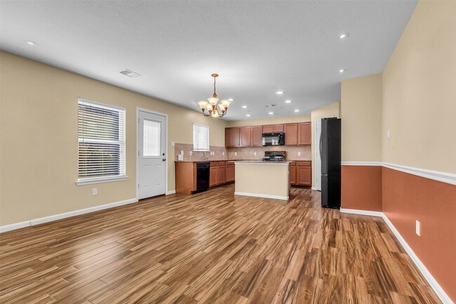 Building Photo - 1608 Pointe Leone