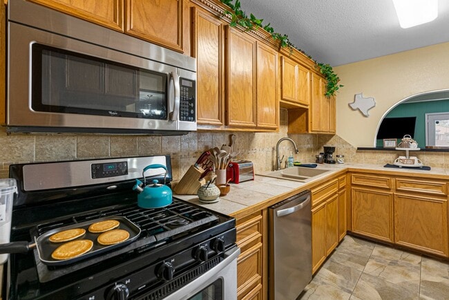 Building Photo - 3317 Olsen Dr