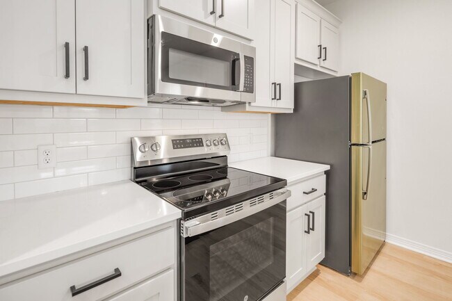 Building Photo - 2111 Crest St