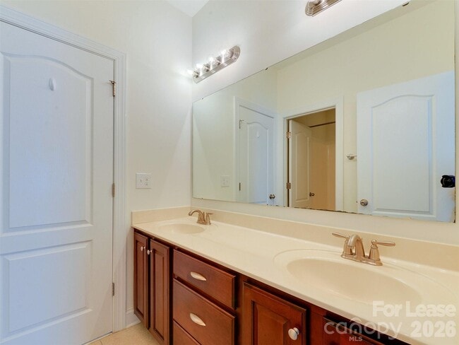 Building Photo - 12926 Union Square Dr