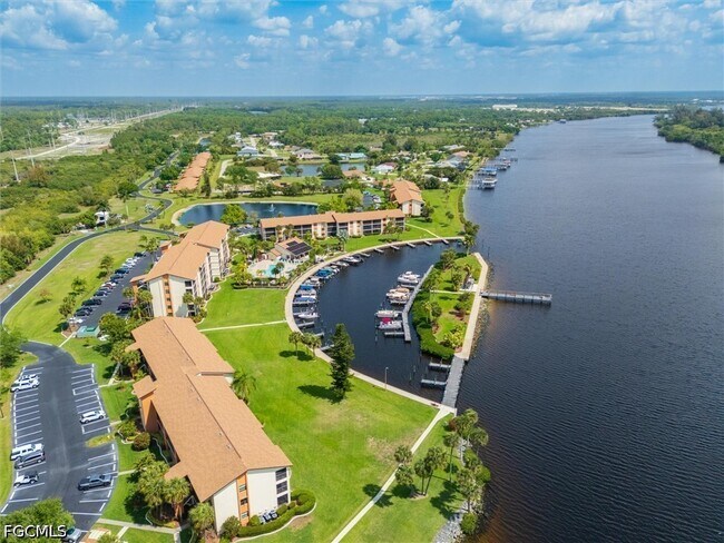 Building Photo - 16200 Bay Pointe Blvd