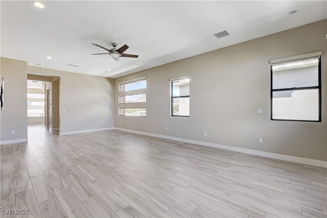 Building Photo - 64 Grey Feather Dr