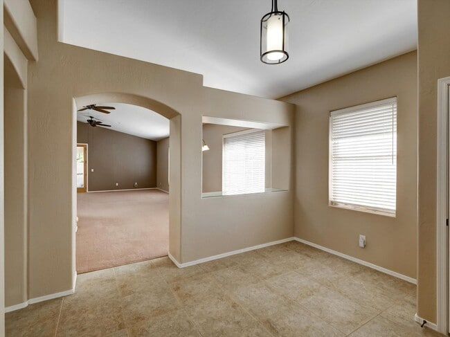 Building Photo - 3 bd 2 bth 2120 sq ft in stonehaven in sco...