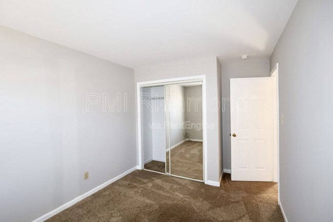 Building Photo - 1100 Lorieville Ln