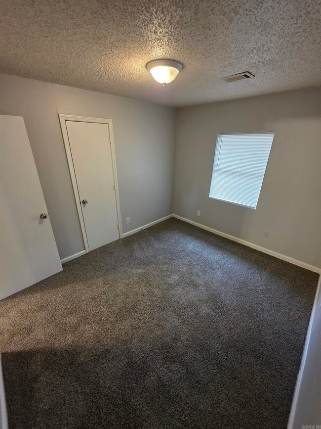 Building Photo - 9110 Woodford Dr