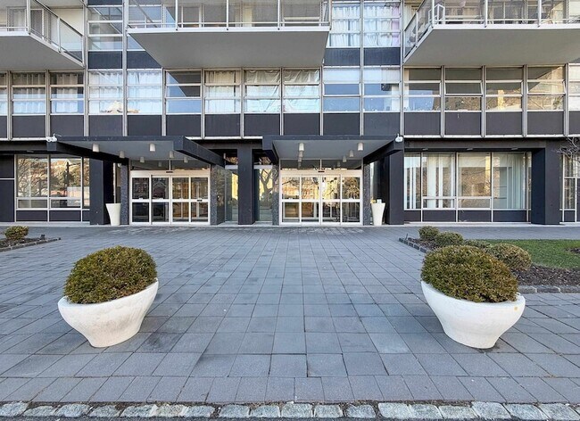 Building Photo - 6050 JFK Blvd E