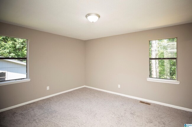 Building Photo - 3142 Sleepy Hollow Dr