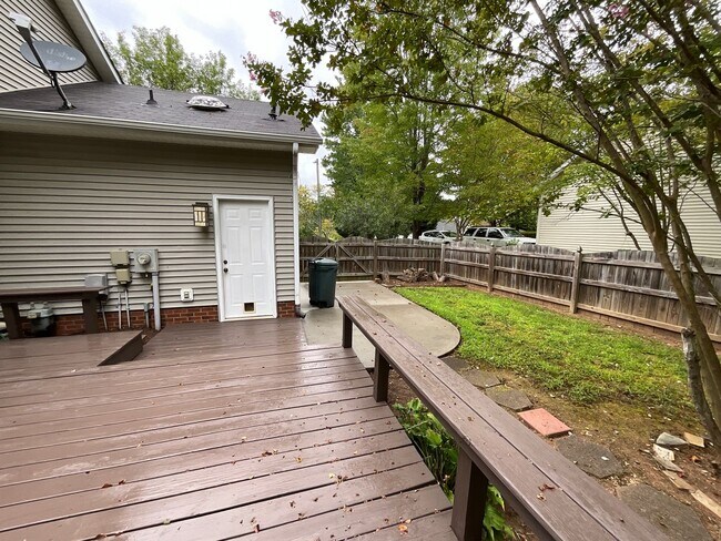 Building Photo - Poplar Grove! Northwest Schools - Updated ...