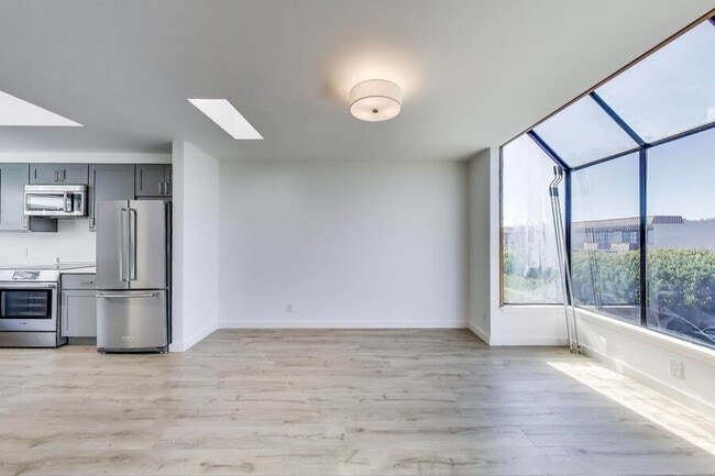 Building Photo - 2137 Lombard St