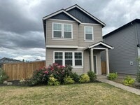 Building Photo - Newer 4 bedroom 2.5 bathroom house!