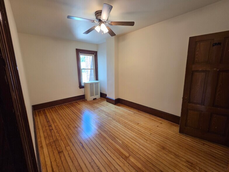 Building Photo - 226 N 65th St