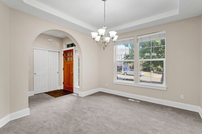 Building Photo - Beautifully Updated Home in Desirable Clackamas! + Solar