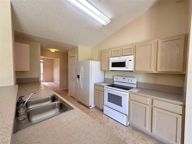 Building Photo - 89 Berkshire Ln