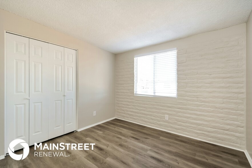 Building Photo - 4550 S Lotus Cir