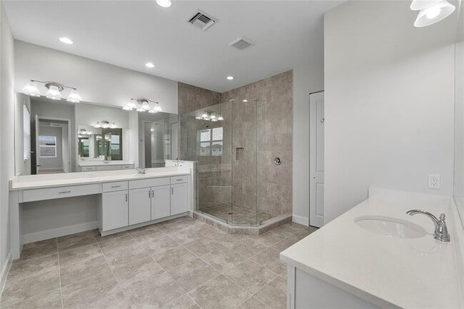 Building Photo - 5223 Liberty Ln