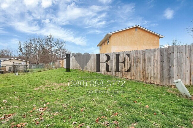 Building Photo - 1724 River Bend Rd