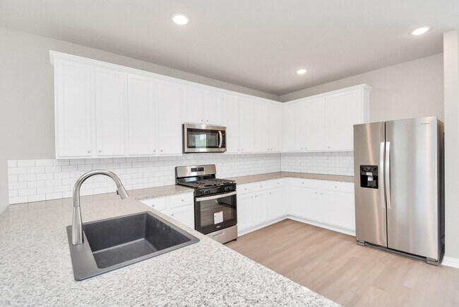 Building Photo - 27011 Bahia Grove Dr