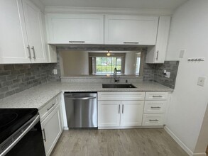 Building Photo - ANNUAL RENTAL - 2/2 CONDO IN ABBEY AT BERKSHIRE VILLAGE