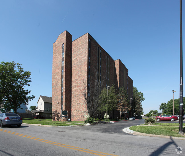 Building Photo - Gabriel Tower