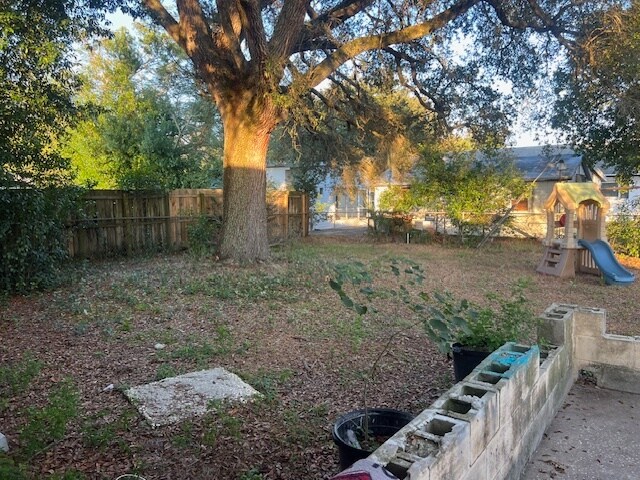 Building Photo - 608 Maggie Cir