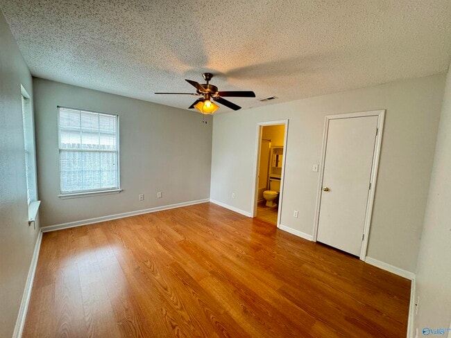 Building Photo - 104 Maple Valley Dr