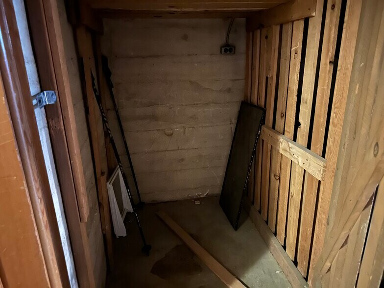 Extra storage in basement - 2233 Kearney St