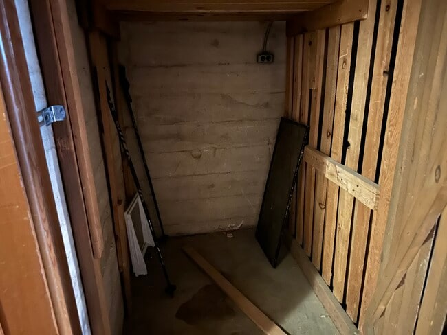Extra storage in basement - 2233 Kearney St