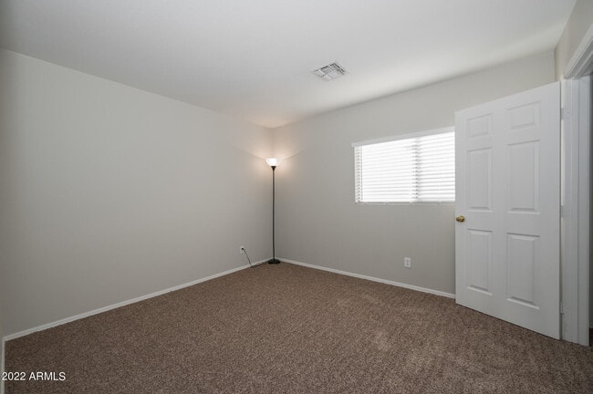 Building Photo - 2820 E Augusta Ave