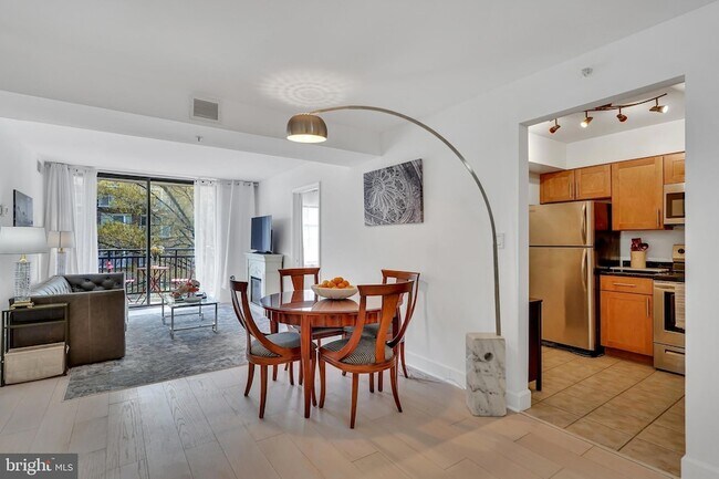Building Photo - 3401 38th St NW