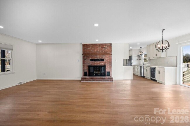 Building Photo - 16808 Knoxwood Dr