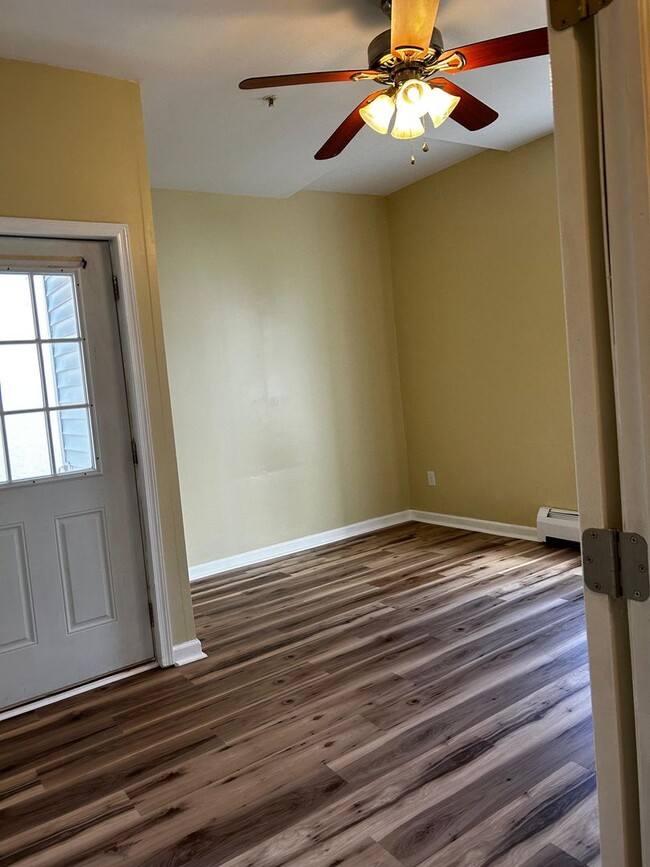 Building Photo - 1326 E Gibson St