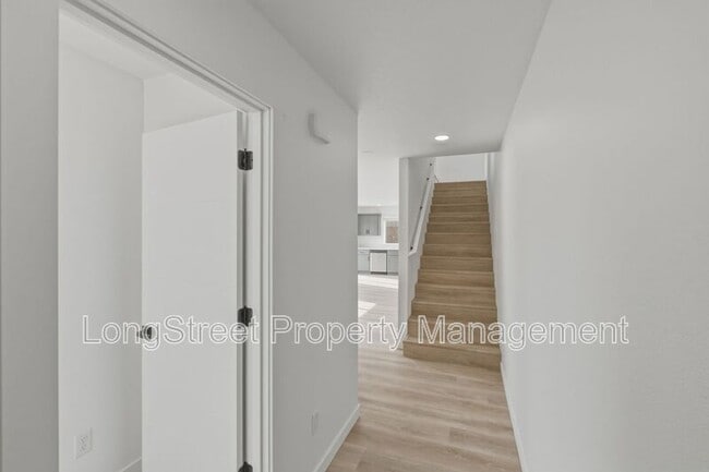 Building Photo - 810 S 19th St