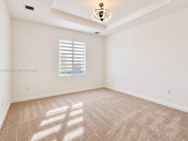 Building Photo - 114 SW 184th Ave
