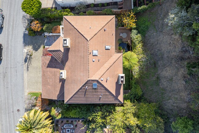 Building Photo - 17 Heron Dr