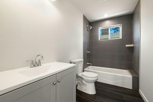 Building Photo - Paradise- 2 bed 2 bath +Bonus room, No Pets, Garage, fenced yard, RV parking