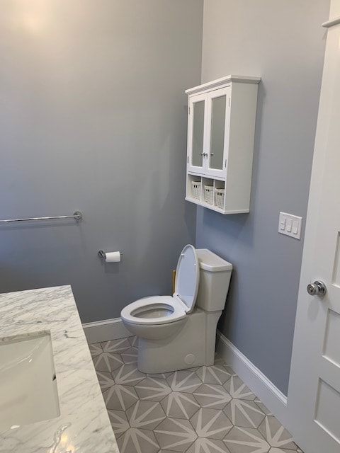 Guest bath - 16 Pierce St