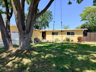 Building Photo - Gorgeous Sacramento Home with a POOL!!