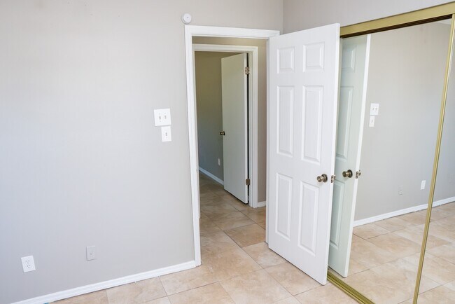 Building Photo - 1483 Elderton Dr