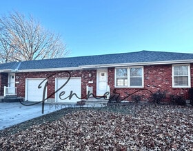 Building Photo - 807 NE Magellan Ave