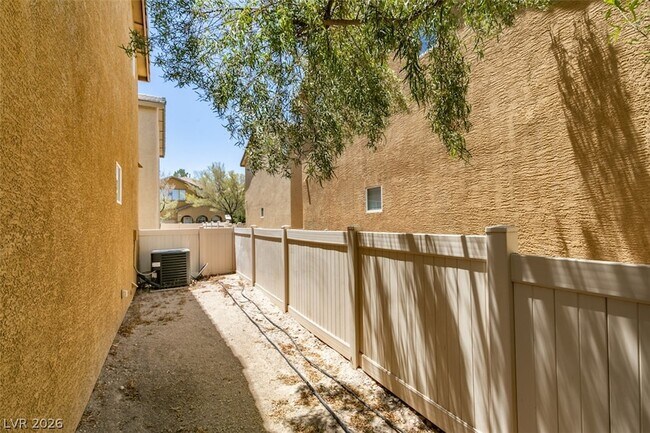 Building Photo - 6779 Winding Wood St