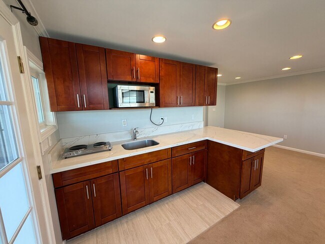 Building Photo - 3888 Sierra Dr