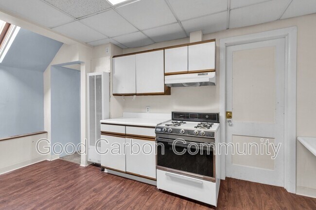 Building Photo - 1251 Hertel Ave