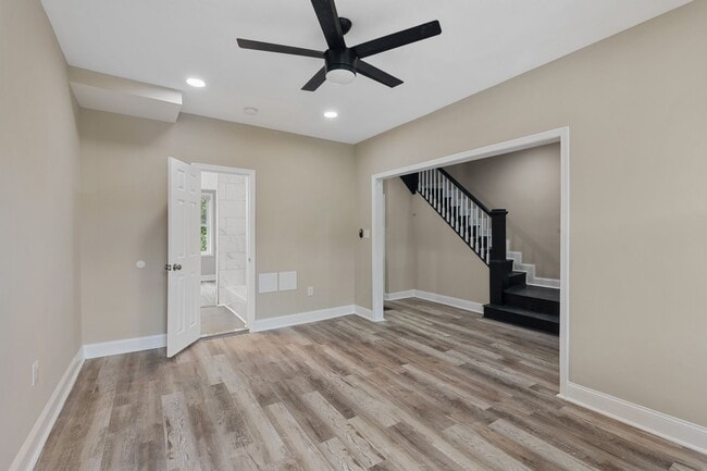 Building Photo - Newly Renovated 4-Bedroom Townhome for Rent