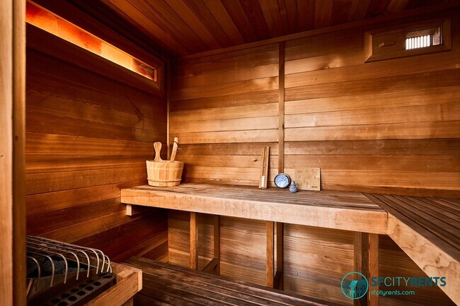 Building Photo - Russian Hill: Remodeled Top Floor Flat w/ In-Unit Washer & Dryer, A/C, Private Roof Deck, Sauna, ...